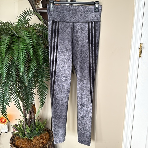 NWOT Adidas Aeroready Climalite Feel Brilliant 3-Stripe Graphic Gray Leggings - Picture 15 of 15